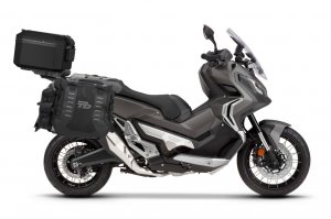 Kompletná sada bočných adventure vakov SHAD TERRA TR40 a hliníkového 55 L vrchného kufru ,vrátane mo SHAD HONDA X-ADV 750